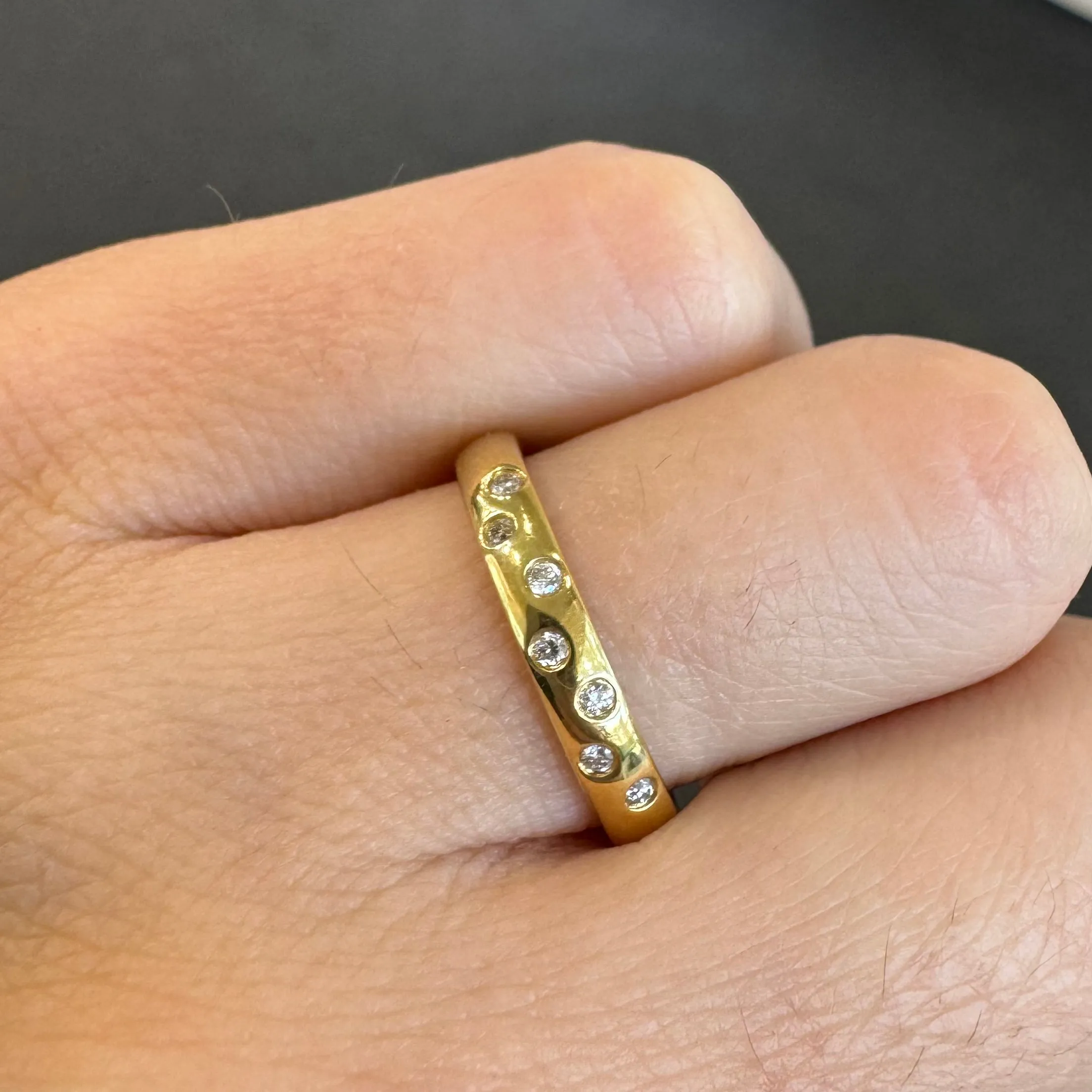 18ct Yellow Gold Hammer Set Diamond Ring