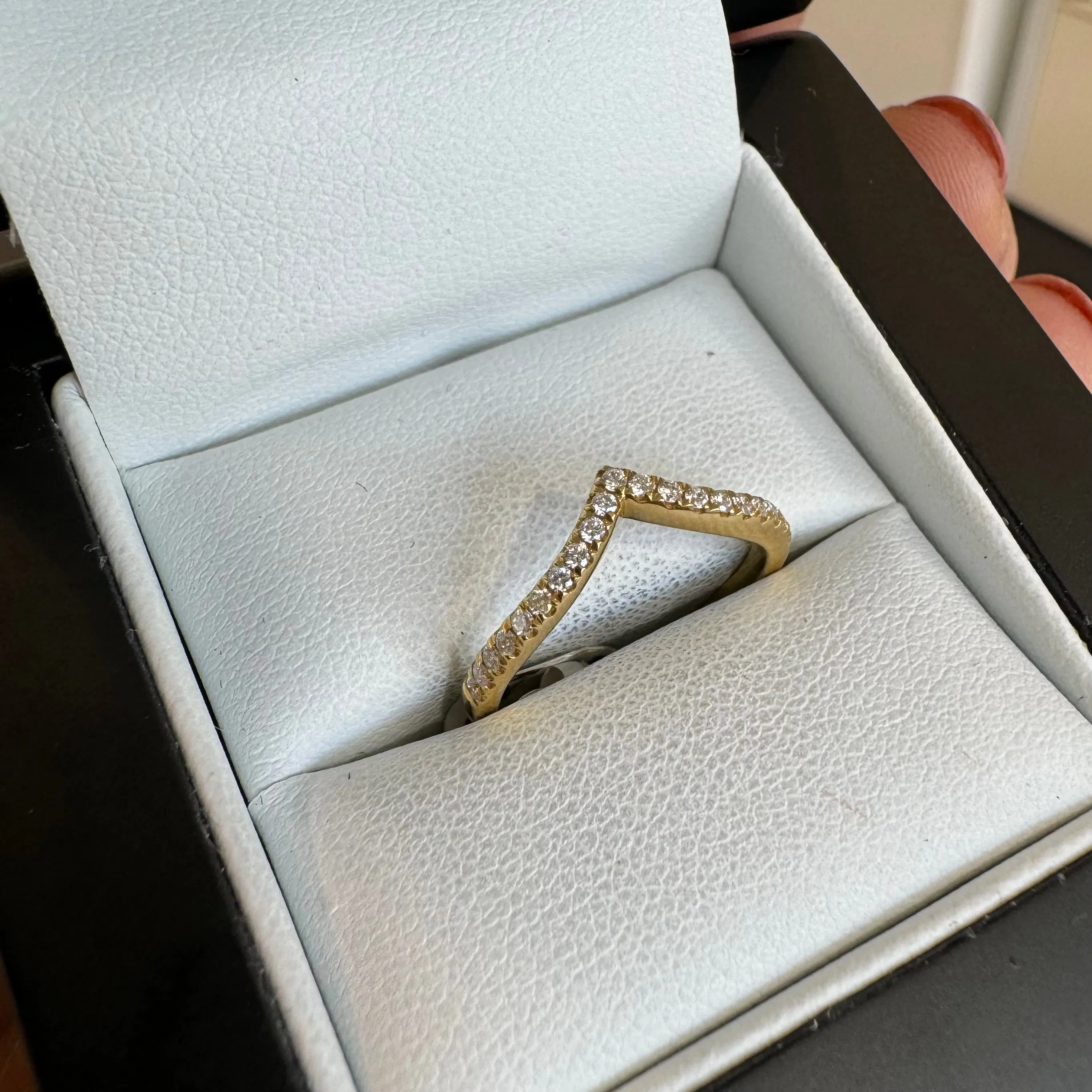 18ct Yellow Gold Pointed Diamond Ring