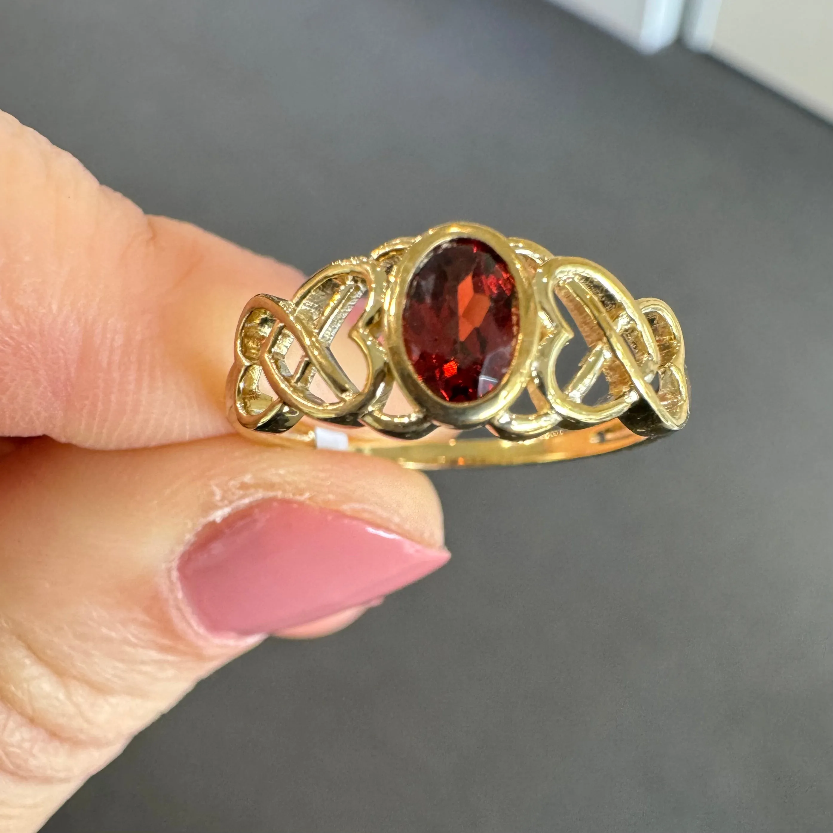 9ct Yellow Gold Garnet Celtic Ring