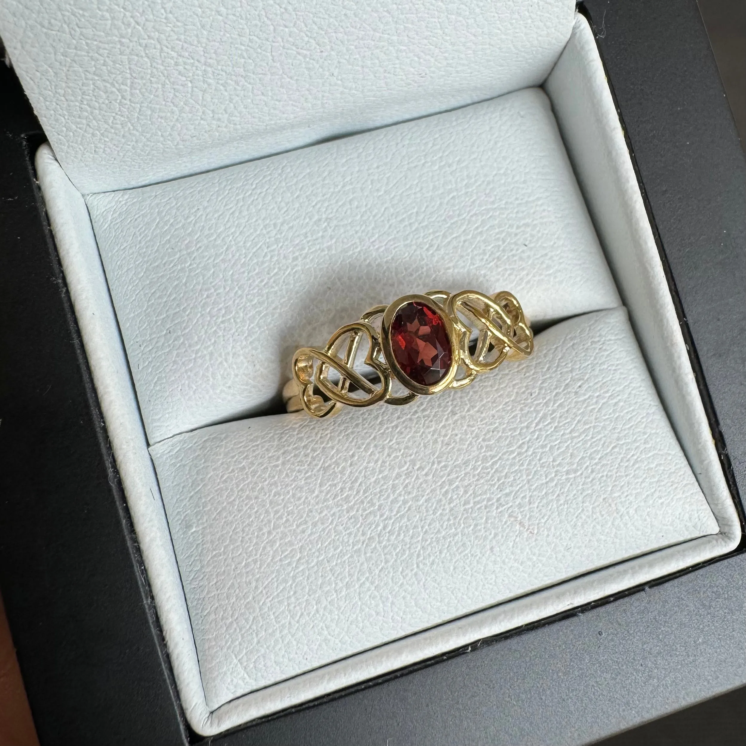 9ct Yellow Gold Garnet Celtic Ring