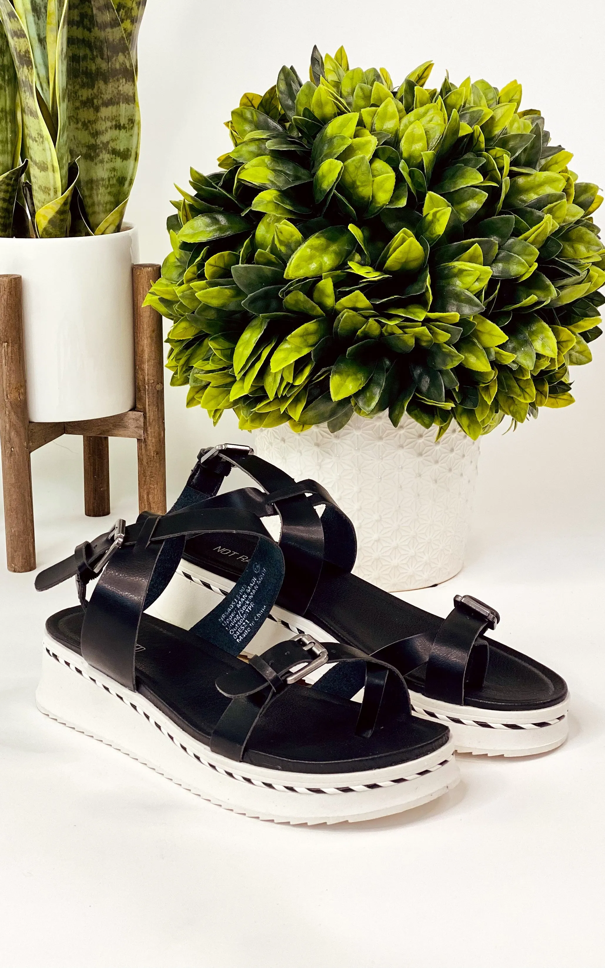 Enna Sandal in Black